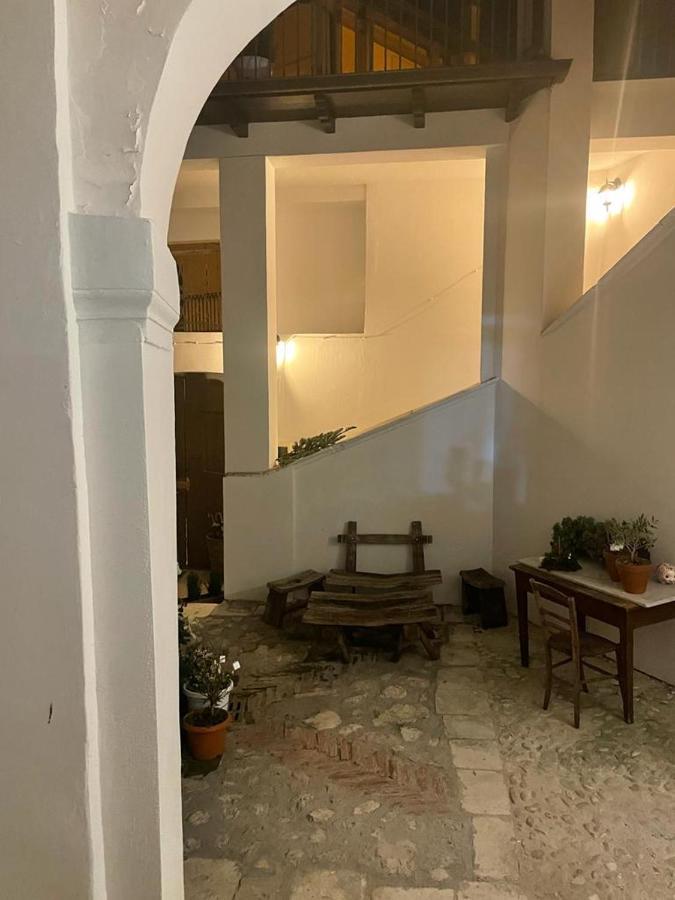 Piazzetta Del Forno Appartamento Assergi Bagian luar foto